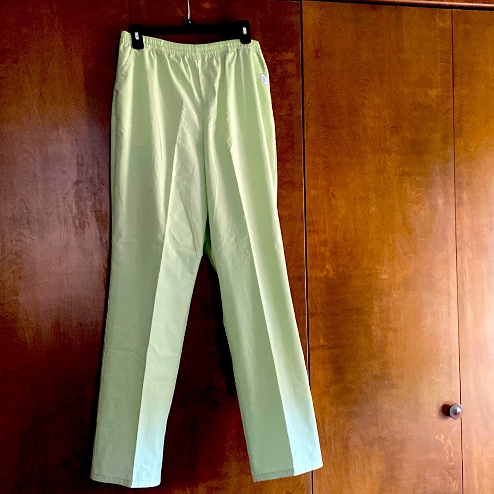 Ladies pull on pants. Size 10 Average. NWT Mint Green